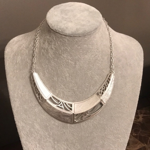 🆕 Beautiful adjustable Silver plated necklace with matching earrings. - Picture 3 of 9